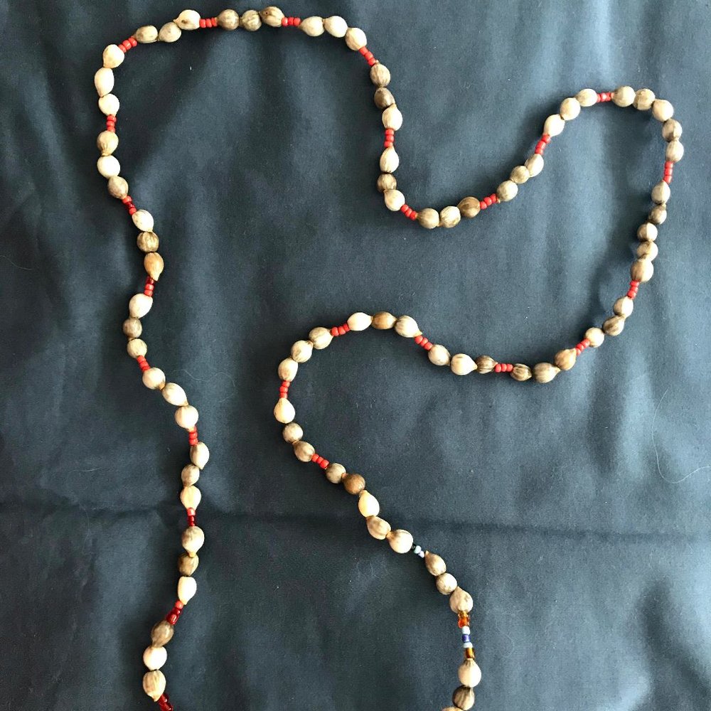 Artsy bead necklace